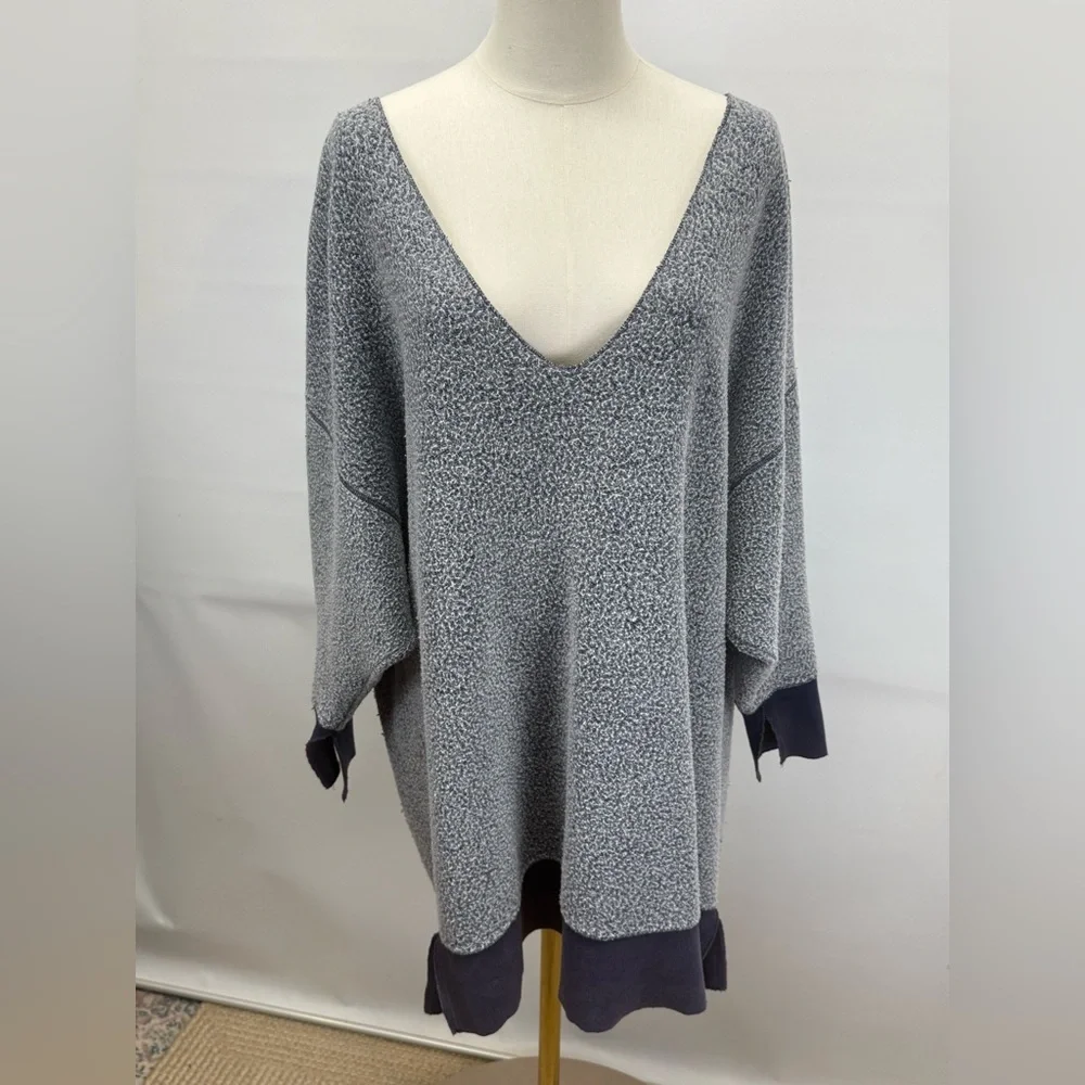 INTIMATELY FREE PEOPLE Navy V-Neck distressed oversized fleece Sweatshirt size S - Picture 8 of 13